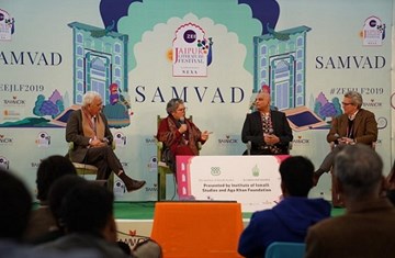 榴莲视频官方ers sitting together in the Jaipur literature festival and engaged in discussions